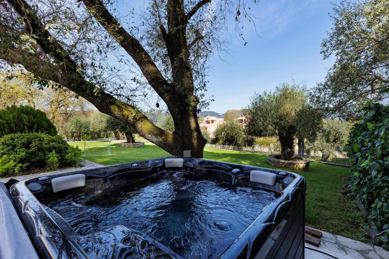 Spyrelia Villa With Private Pool & Outdoor Hot Tub Dassia  Exterior foto