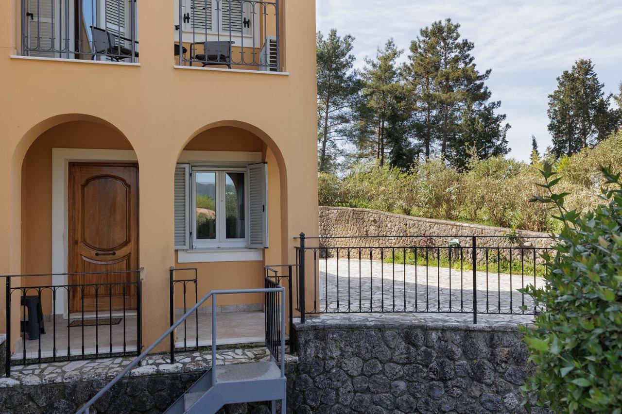 Spyrelia Villa With Private Pool & Outdoor Hot Tub Dassia  Exterior foto