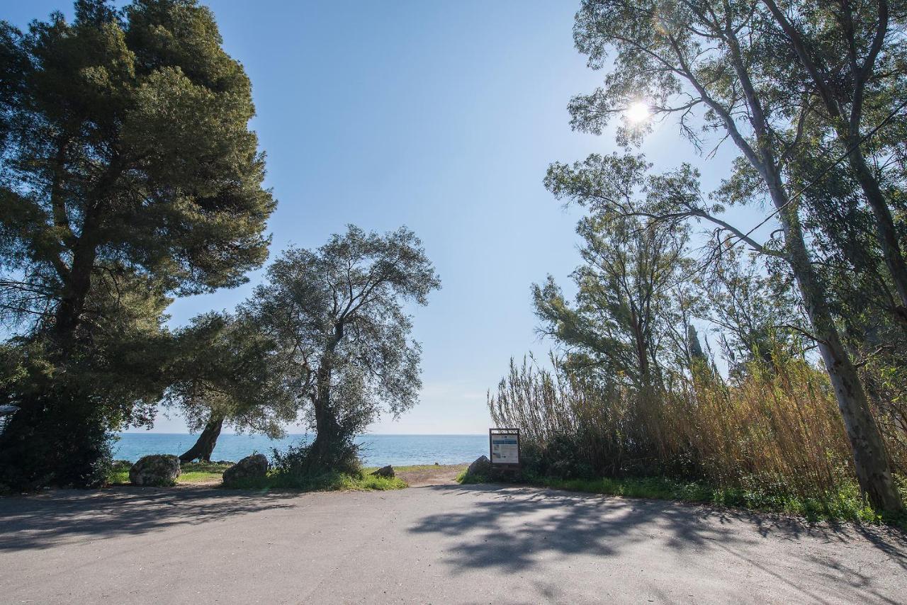 Spyrelia Villa With Private Pool & Outdoor Hot Tub Dassia  Exterior foto